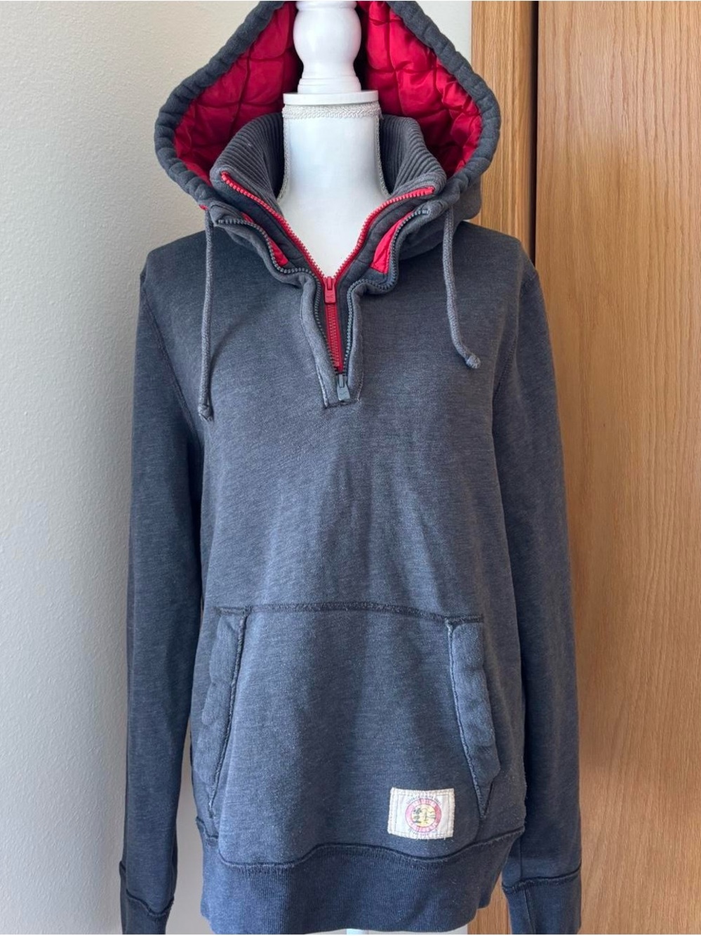 Vintage Y2K surfer Hollister Gray Double-Lined Hoodie with Pink Detailing